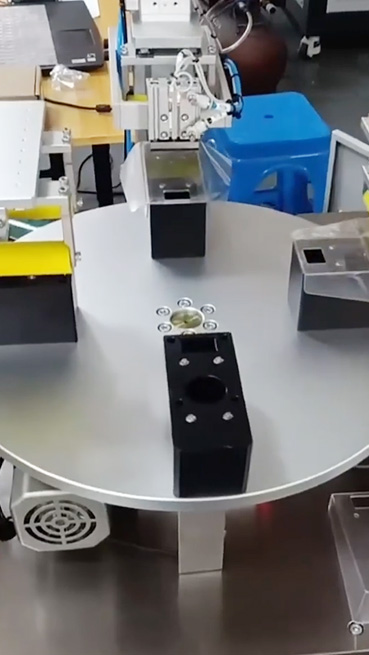 转盘贴标机视频