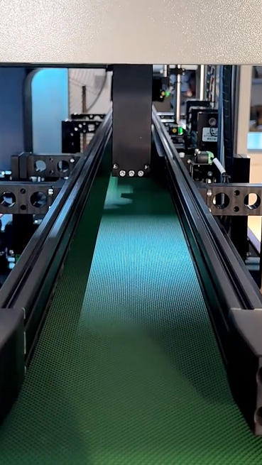 多轴联动贴标机&瓶盖贴标机